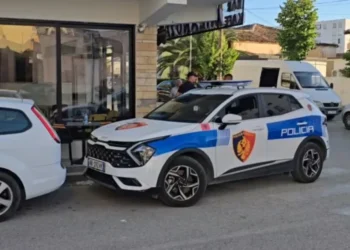 Arrestohet djali i Petrit Çakrajt, të akuzuarit për rrëmbimin dhe vrasjen e Renis Dobrës