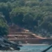 Ndërtimi ilegal në zemër të Karaburunit, kush ua dha ”besën” Skerdi Dinaj dhe Olsen Sherifaj