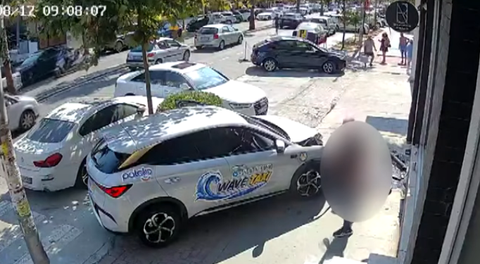 Shoferi i ‘Wave taksi’ përplas për vdekje 66-vjeçarin në Durrës