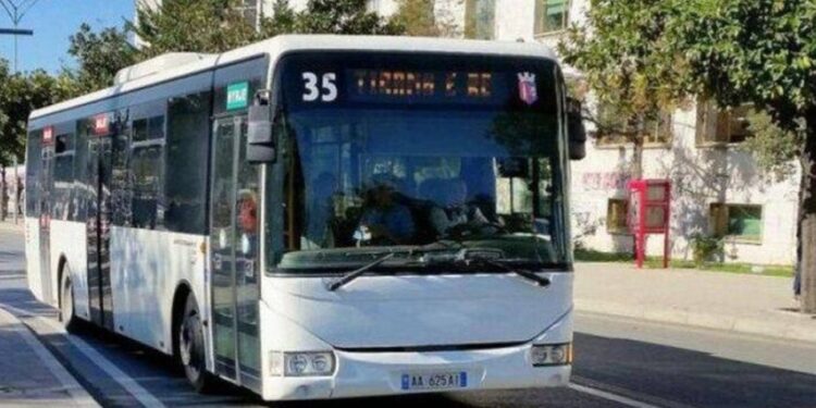 Transporti publik nis sot reduktimin e flotës, më pak urbanë në Tiranë