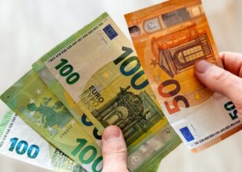 Euro po ndryshon, si dhe ku prodhohen kartëmonedhat dhe sa është kostoja