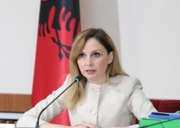 Tabaku: Korrupsioni është “taksa e fshehtë” që rëndon mbi familjet dhe bizneset shqiptare