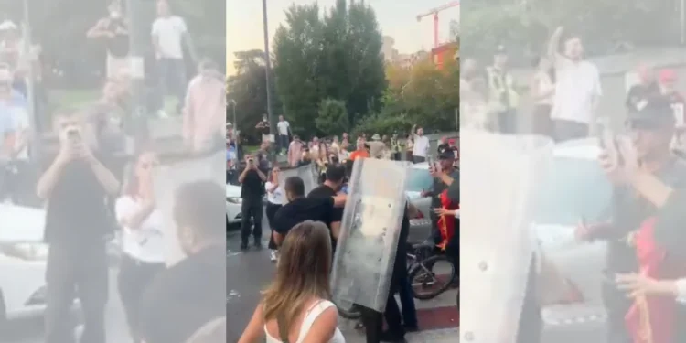 Tensionet në protestën jashtë Kuvendit, policia shoqëron Adriatik Lapajn