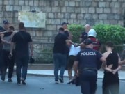 Tensionohet protesta para Kuvendit, tërhiqen zvarrë disa protestues