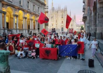 Marshim në Milano në mbështetje të protestave në Tiranë, pritet pjesëmarrje edhe e eurodeputetëve