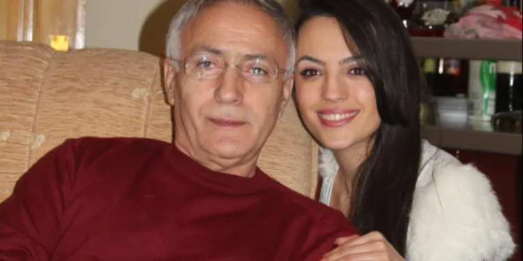 Reagon vajza e Jakup Krasniqit pas shqiptimit të dënimit: Sot ndodhi padrejtësia më e madhe e këtij shekulli