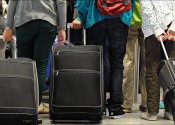 Rritet emigrimi, 69 mijë shqiptarë morën leje qëndrimi në BE në 2025