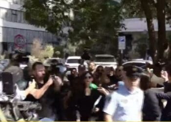 Për herë të parë para kamerave, Vlora Hyseni mbërrin në GJKKO