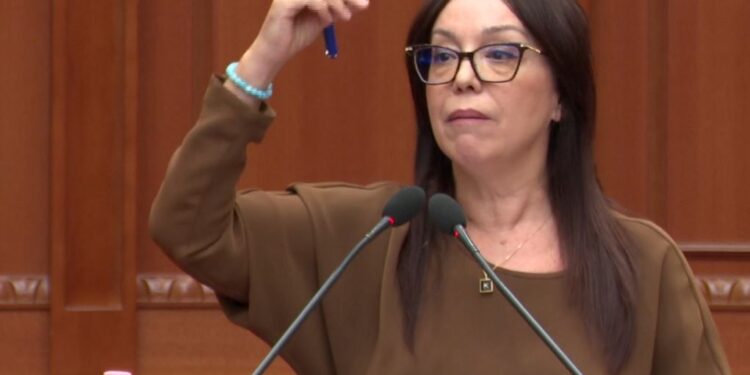 “O e sjell, o jap dorëheqjen”! Ministrja e re sfidon Kuvendin me premtimin për PET-Scan në Onkologjik