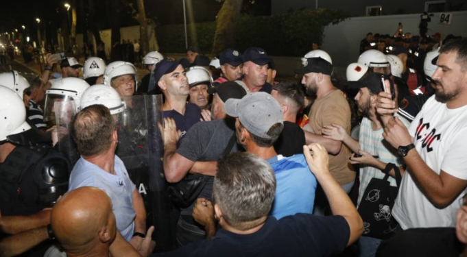 OCCRP: “Revolucioni i Flamingos” përbën një kërcënim të drejtpërdrejtë për Edi Ramën