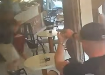 Sherri me kamarierin për pak sa nuk u kthye në tragjedi, 3 persona të armatosur hyjnë në lokal
