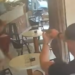 Sherri me kamarierin për pak sa nuk u kthye në tragjedi, 3 persona të armatosur hyjnë në lokal
