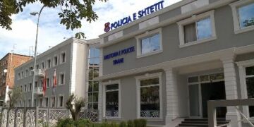 E rëndë në Tiranë, 12-vjeçarja abuzohet nga tezja dhe kushëriri; rasti u zbulua nga shkolla