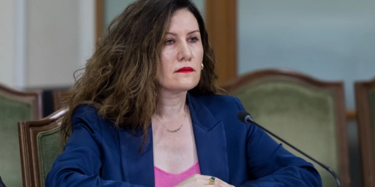 Vlora Hyseni ankimon vendimin e GJKKO, kërkon heqjen e arrestit në shtëpi