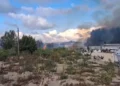 Dogji mbeturinat, banori në Durrës i vë flakën lagjes 13, zjarri pranë banesave