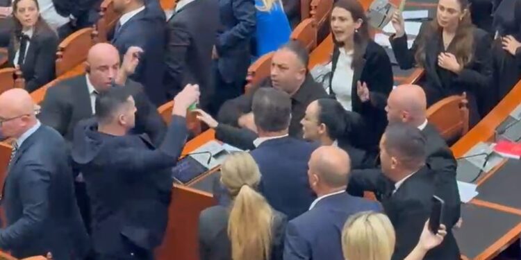 PS kërkon përjashtimin e 20 deputetëve të PD/ Sekretariati i Etikës mblidhet nesër online