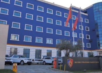 Policia e Tiranës me udhëzim urgjent për protestat: Mos kontrolloni celularët pa urdhër gjykate, të miturit të shoqërohen nga prindërit dhe psikologu