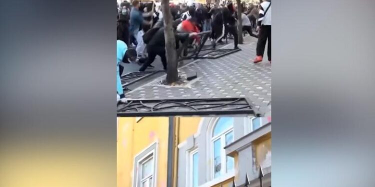 Tensionet te Ministria e Arsimit, Koçiu: Kultura e protestës ka degraduar në dhunë