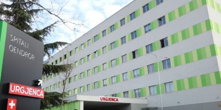 13 persona në spital pas protestës, mes tyre protestues, gazetare, policë dhe kalimtarë