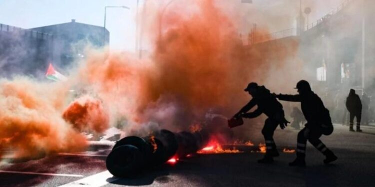 Itali, qindra mijëra njerëz në protesta kombëtare kundër qeverisë Meloni