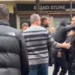 Studenti kërkon të largojë deputetët demokratë nga protesta