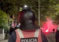 “Ik nga këtu se t’i qerrova sytë”, momenti kur efektivi kërcënon gazetaren – VIDEO