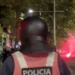“Ik nga këtu se t’i qerrova sytë”, momenti kur efektivi kërcënon gazetaren – VIDEO