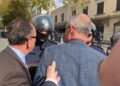Policia bllokon rrugën drejt Kuvendit, pedagogët kërkojnë t’u bashkohen studentëve në protestë