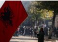 Në orën 10:00, pedagogët protestojnë para Universitetit Politeknik në mbështetje të studentëve