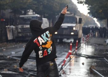 Gazetarët përballen me dhunë dhe kërcënime nga policia gjatë protestës studentore