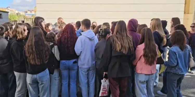 Studentët e Universitetit të Korçës vijojnë bojkotin dhe protestat edhe sot