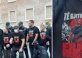 “Të gjithë jemi Erjon Vishkulli”, protestuesit veshin bluzat me mesazhin e solidaritetit