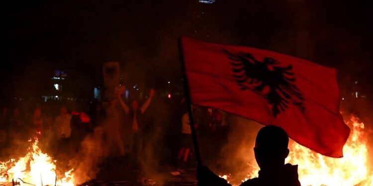 “Shqipëria nuk është prona juaj, largohuni se na keni lodhur”