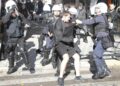 Studentët thirrje policëve: Nuk jemi kundërshtarë! Jeni betuar te Kushtetuta, jo te Kryeministri