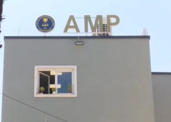 Arrestohen dy efektivë policie në Tiranë, dyshohet se morën 20 mijë lekë ryshfet