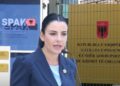 Në Tiranë dhunë policore, Balluku shijon mbrëmjen në Fier – VIDEO