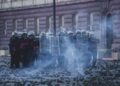 Protestat në Tiranë, përfundojnë në Spitalin e Traumës një 15-vjeçar, një gazetare dhe një efektiv policie
