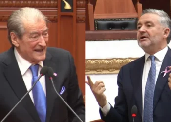 Përplasja në Kuvend/ Klosi: S’do merrni asnjë bashki në zgjedhje. Berisha: Ta ka blerë bixhozi votën