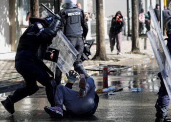 Garantim i rendit apo tejkalim i forcës? Ndërhyrjet e policisë në protesta