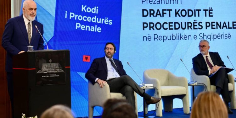 Shoqata e Prokurorëve kundër draftit të qeverisë: Dobëson luftën kundër korrupsionit