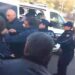 Merret me dhunë nga policia gjimnazisti në Burrel, thyhet dera e makinës së policisë