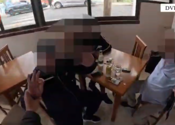 Shisnin kokainë në Burrel, arrestohen tre persona, sekuestrohen drogë dhe fishekë