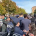 Tensione te bashkia e Shkodrës, policia shoqëron protestuesit