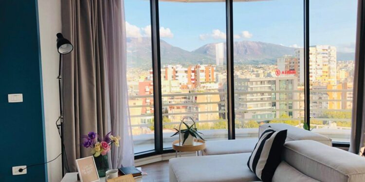 Taksa e strehimit 3% do të paguhet vetëm në vlerë, propozohet heqja e dhënies së apartamenteve