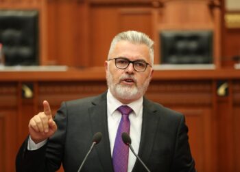 Rasti Veliaj në lupën e Ministrisë së Drejtësisë, Toni Gogu urdhëron verifikimin e 24 transferimeve në burgje