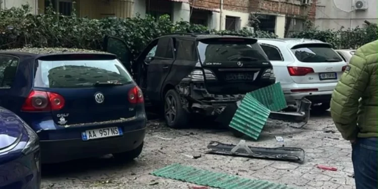 Detaje nga shpërthimi i makinës së Idajet Beqirit, mjeti në emër të bashkëshortes