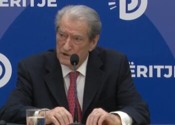 Kaosi dhe dhuna në Tiranë, Berisha: Studentët kanë reaguar si heronj