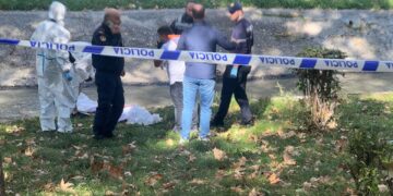72-vjeçari u gjet i vdekur në Lanë, policia mashtroi se ishte endacak! Dëshmitë: U vra nga policia gjatë protestës