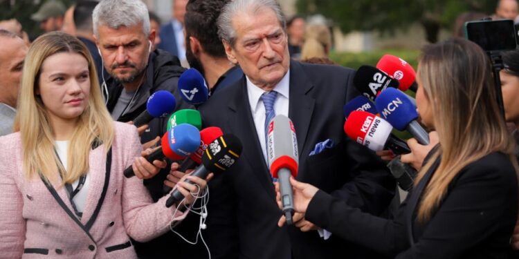 Berisha pas tensioneve në Kuvend: Opozita në krah të studentëve, ky sistem duhet të marrë fund