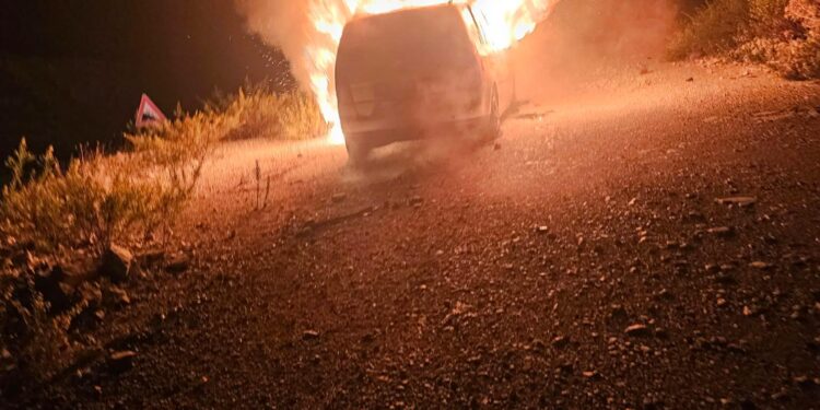 Nuk i mbijetoi djegieve të rënda, ndërron jetë 37-vjeçari pas zjarrit në automjet në Kardhiq-Delvinë